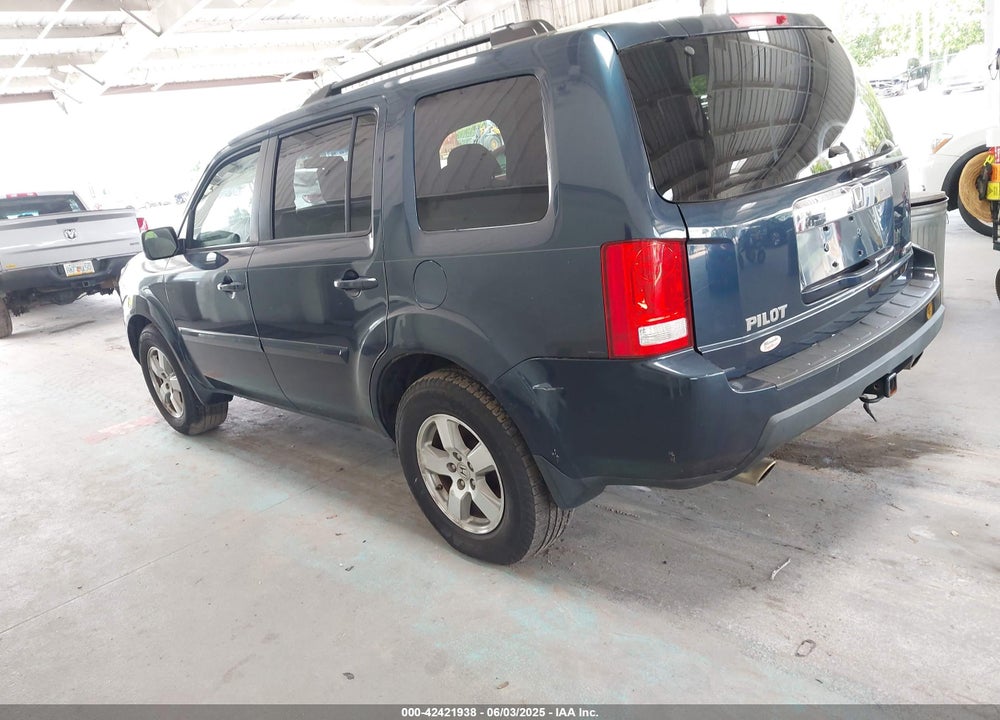 2011 HONDA PILOT EX VIN: 5FNYF4H4XBB071369