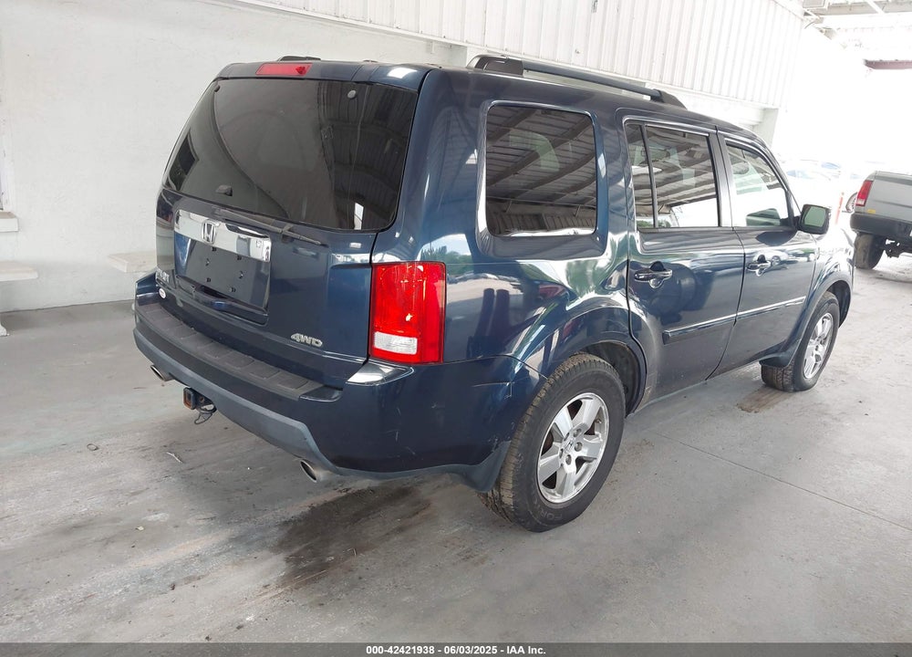 2011 HONDA PILOT EX VIN: 5FNYF4H4XBB071369
