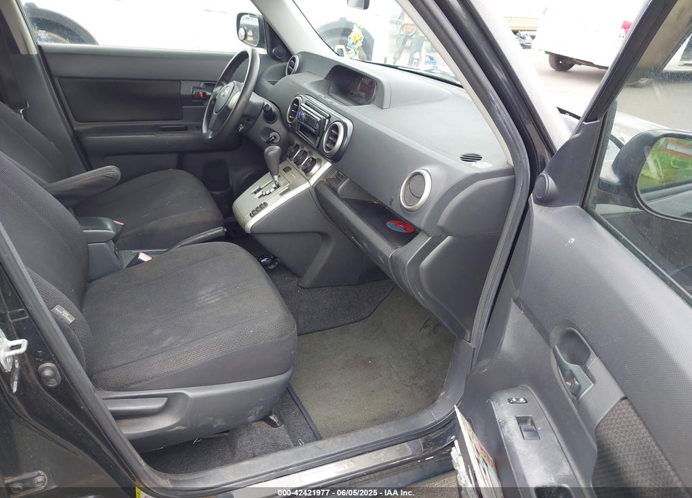 2008 SCION XB VIN: JTLKE50E681008763
