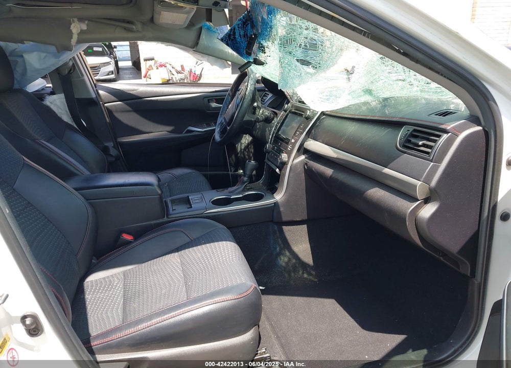 2015 TOYOTA CAMRY HYBRID SE VIN: 4T1BD1FK8FU161558