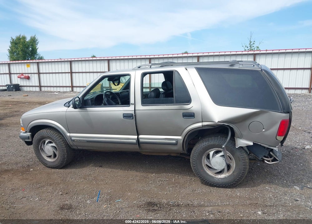 1998 CHEVROLET BLAZER LT VIN: 1GNDT13W2W2177149