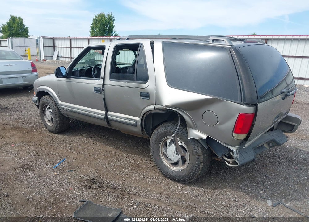 1998 CHEVROLET BLAZER LT VIN: 1GNDT13W2W2177149