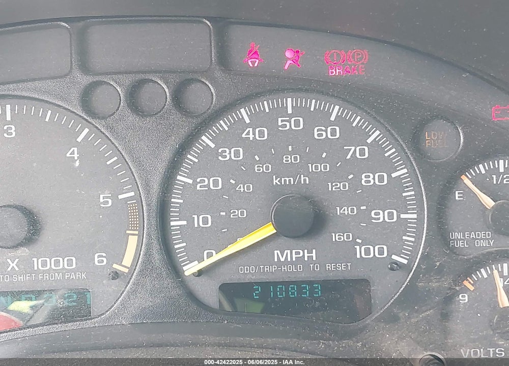 1998 CHEVROLET BLAZER LT VIN: 1GNDT13W2W2177149