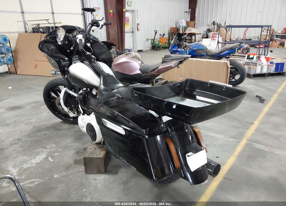 2019 HARLEY-DAVIDSON FLHX VIN: 1HD1KBC37KB661241