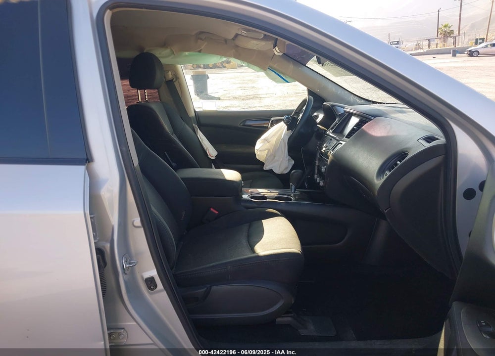 2017 NISSAN PATHFINDER S VIN: 5N1DR2MN5HC629123