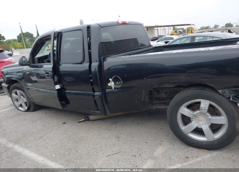 2004 CHEVROLET SILVERADO 1500 SS VIN: 2GCEK19N141142906
