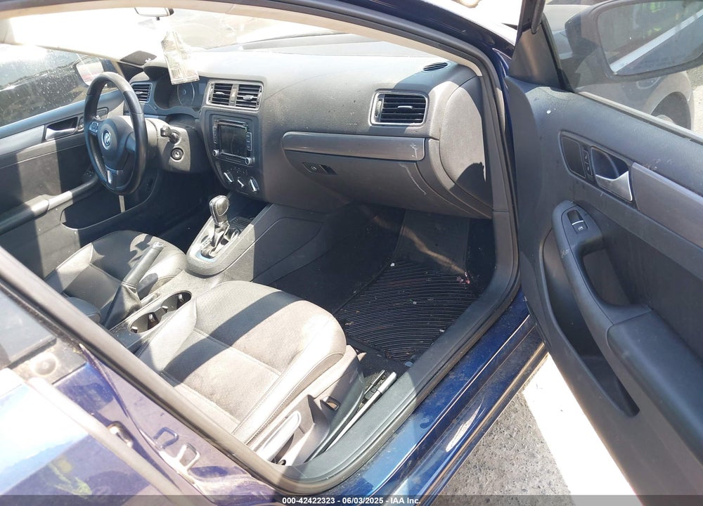 2014 VOLKSWAGEN JETTA VIN: 3VWLL7AJ0EM386974