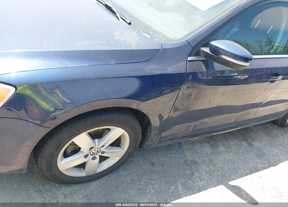 2014 VOLKSWAGEN JETTA VIN: 3VWLL7AJ0EM386974