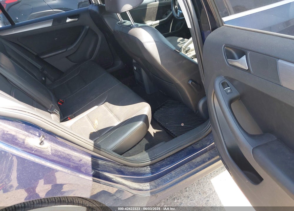 2014 VOLKSWAGEN JETTA VIN: 3VWLL7AJ0EM386974