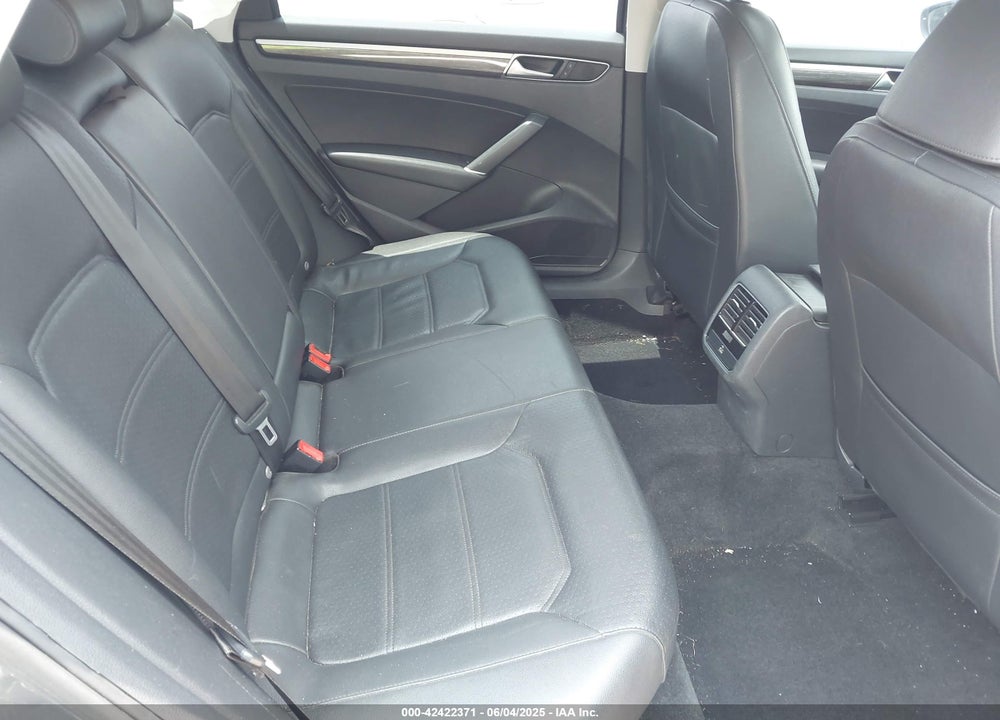 2016 VOLKSWAGEN PASSAT VIN: 1VWBS7A3XGC039432