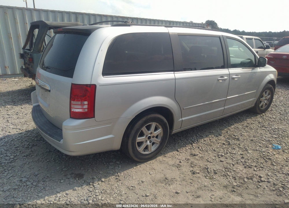 2008 CHRYSLER TOWN & COUNTRY VIN: 2A8HR54P98R780443