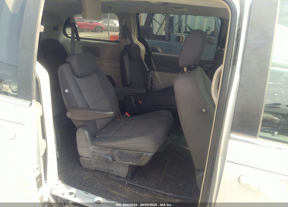 2008 CHRYSLER TOWN & COUNTRY VIN: 2A8HR54P98R780443