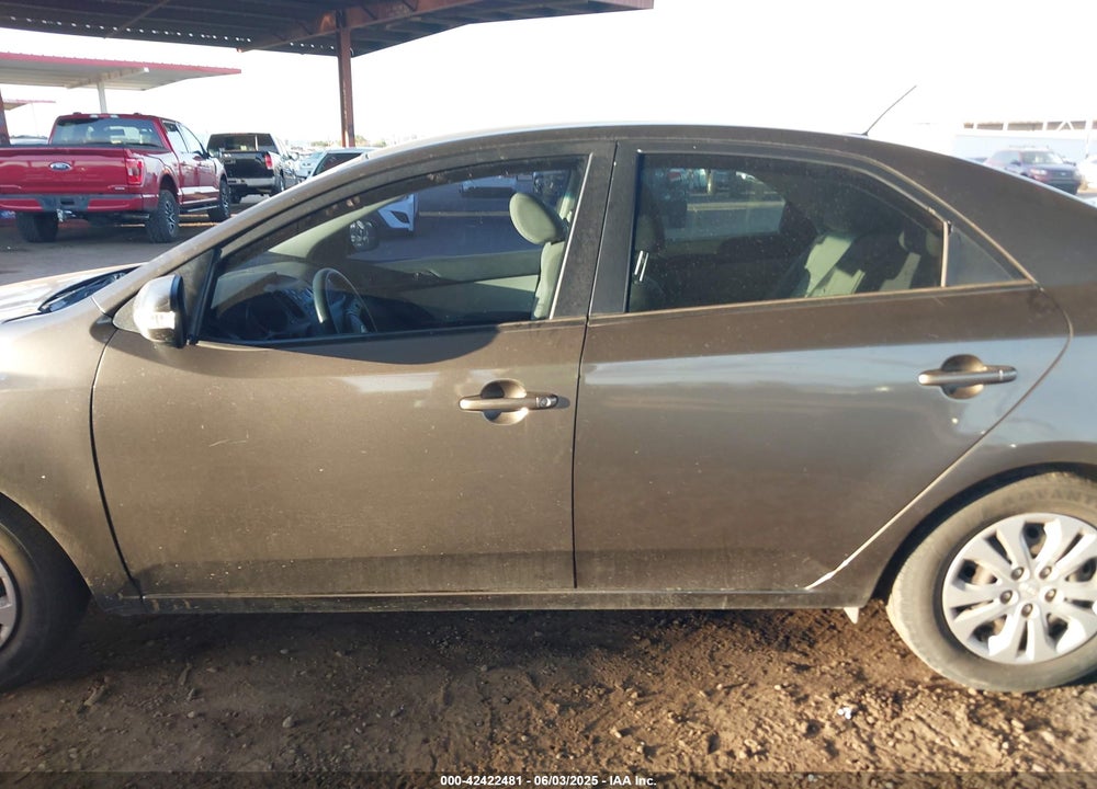 2010 KIA FORTE EX VIN: KNAFU4A24A5041612