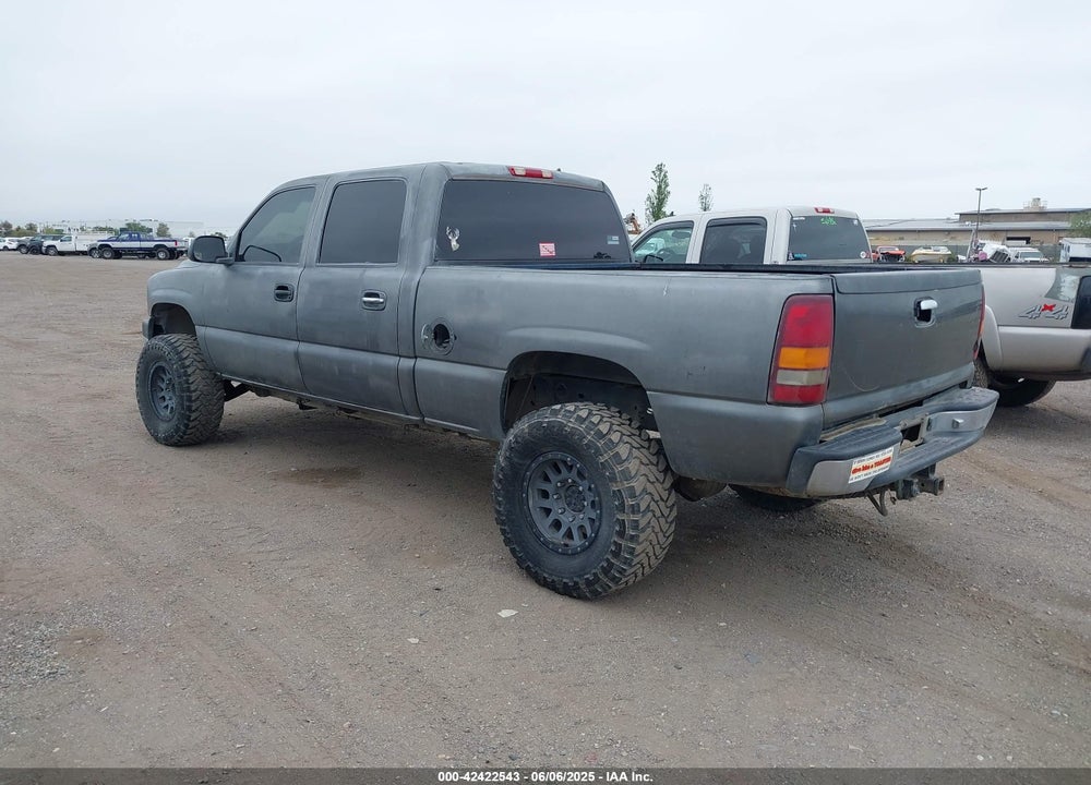 2002 CHEVROLET SILVERADO 2500HD LT VIN: 1GCHC23U92F102045
