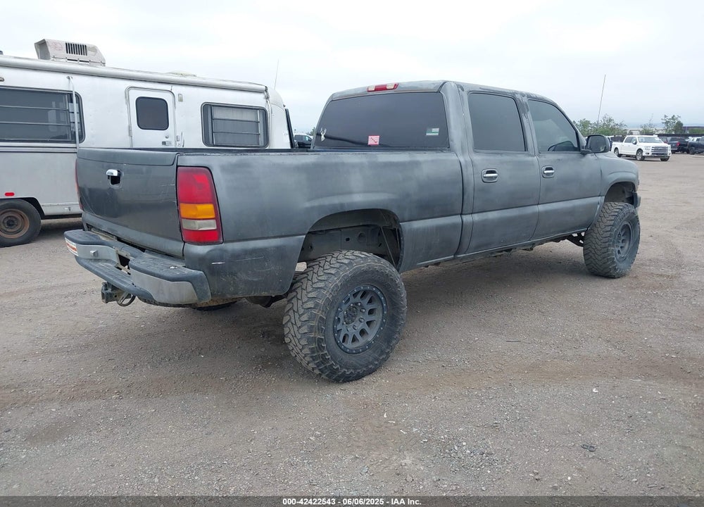 2002 CHEVROLET SILVERADO 2500HD LT VIN: 1GCHC23U92F102045