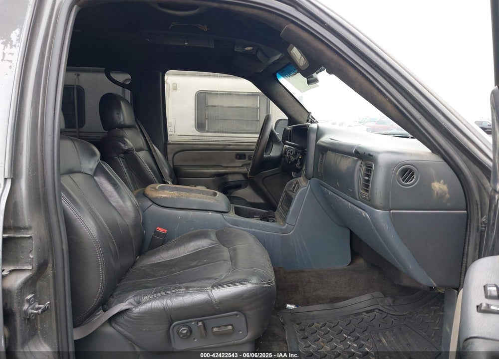 2002 CHEVROLET SILVERADO 2500HD LT VIN: 1GCHC23U92F102045