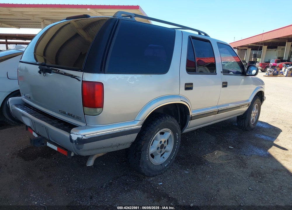 1997 CHEVROLET BLAZER LS VIN: 1GNDT13W0V2186110