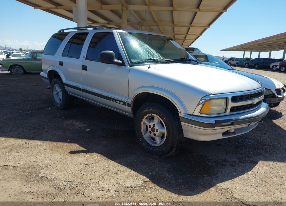 1997 CHEVROLET BLAZER LS VIN: 1GNDT13W0V2186110