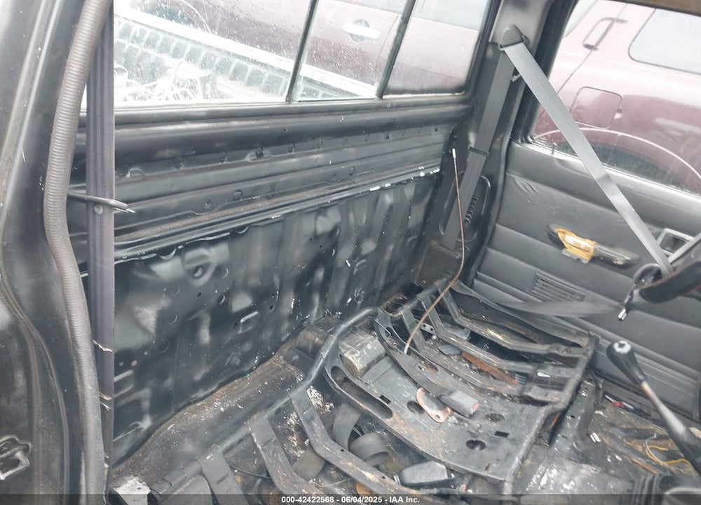 1996 NISSAN TRUCK XE VIN: 1N6SD11SXTC351243