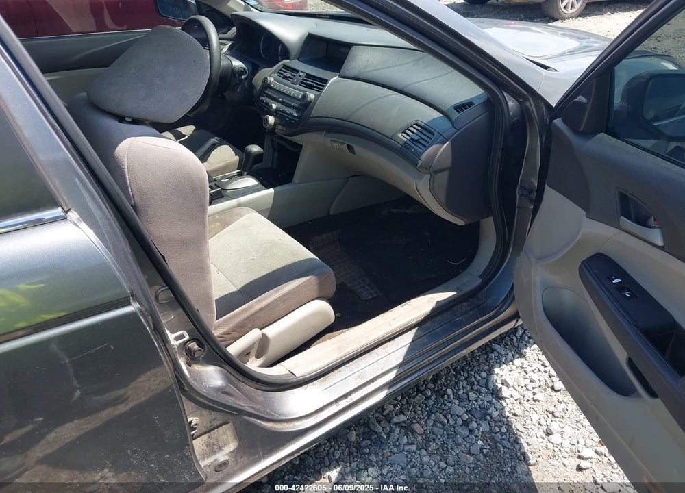 2010 HONDA ACCORD VIN: 1HGCP2F33AA086844
