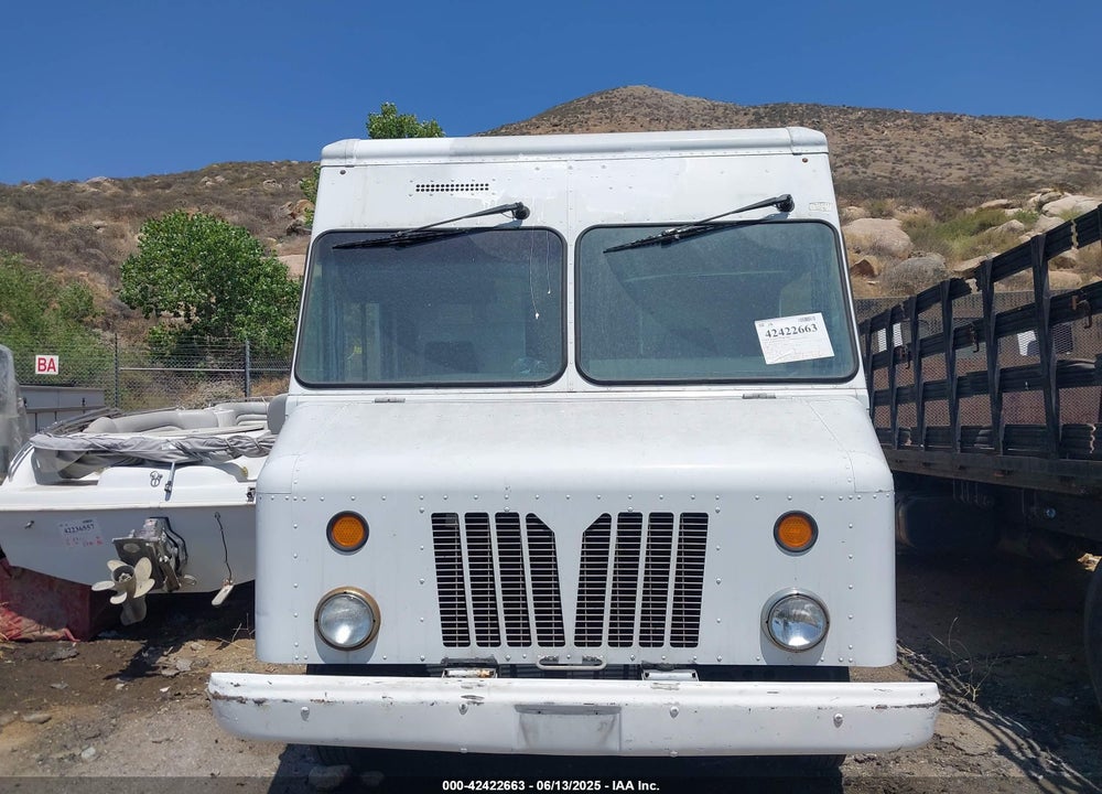 2008 WORKHORSE CUSTOM CHASSIS COMMERCIAL CHASSIS VIN: 5B4KPD28683432025