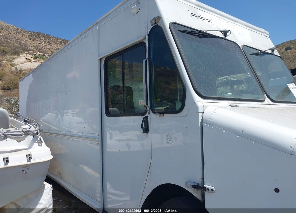 2008 WORKHORSE CUSTOM CHASSIS COMMERCIAL CHASSIS VIN: 5B4KPD28683432025