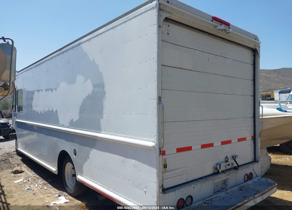2008 WORKHORSE CUSTOM CHASSIS COMMERCIAL CHASSIS VIN: 5B4KPD28683432025