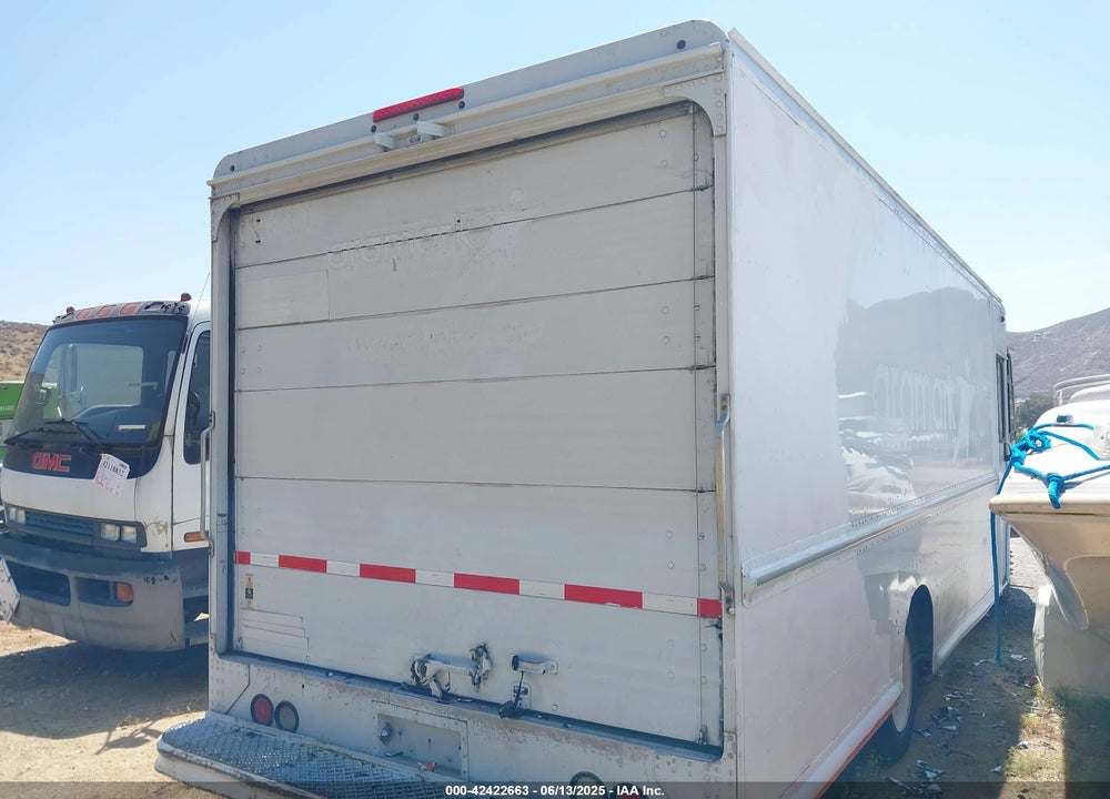 2008 WORKHORSE CUSTOM CHASSIS COMMERCIAL CHASSIS VIN: 5B4KPD28683432025