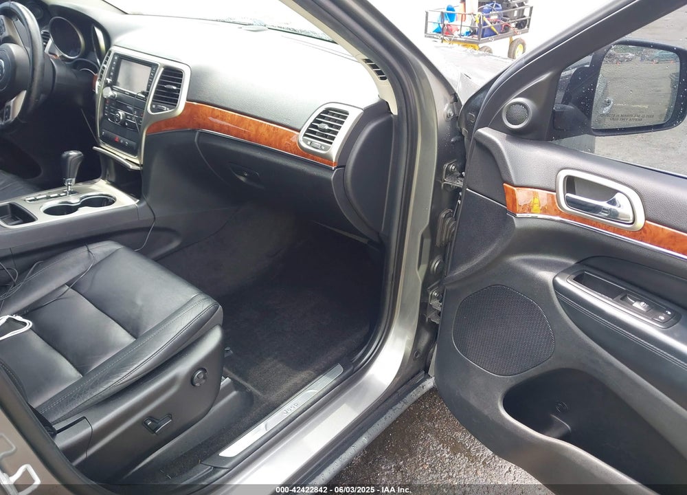 2011 JEEP GRAND CHEROKEE VIN: 1J4RS5GG6BC745820