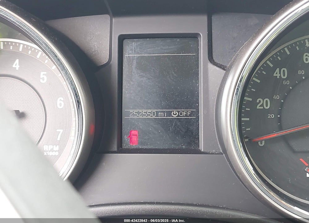2011 JEEP GRAND CHEROKEE VIN: 1J4RS5GG6BC745820