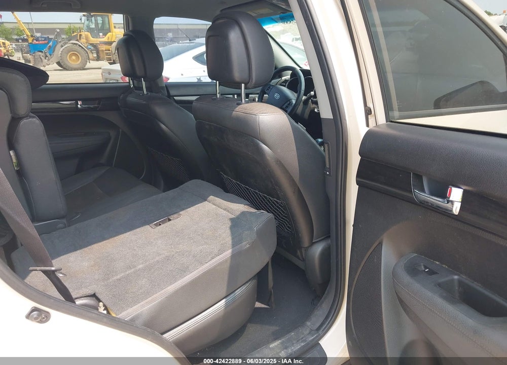 2012 KIA SORENTO VIN: 5XYKU3A64CG225621