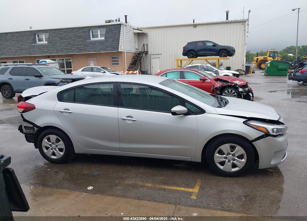 2018 KIA FORTE VIN: 3KPFK4A72JE165578