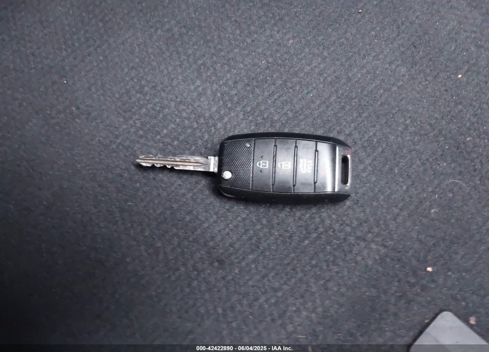 2018 KIA FORTE VIN: 3KPFK4A72JE165578