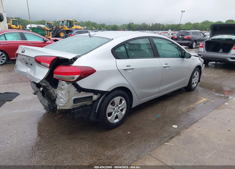 2018 KIA FORTE VIN: 3KPFK4A72JE165578