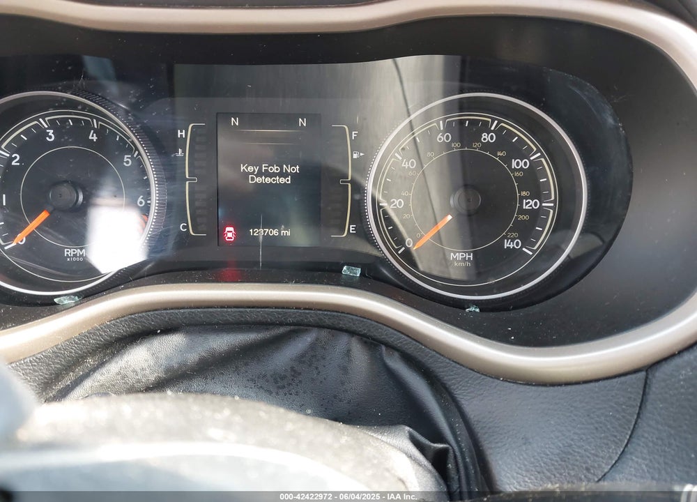 2015 JEEP CHEROKEE VIN: 1C4PJMCBXFW729662