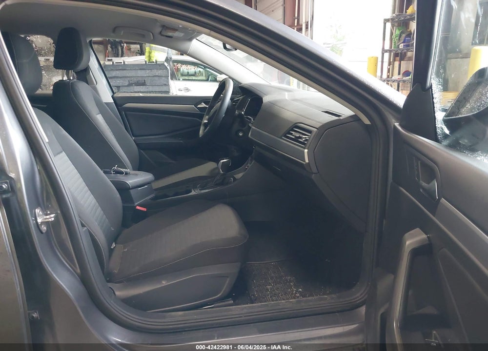 2024 VOLKSWAGEN JETTA VIN: 3VW5M7BU2RM039540