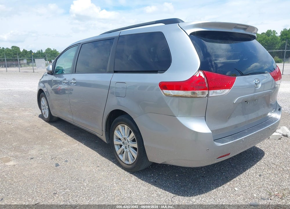2012 TOYOTA SIENNA XLE 7 PASSENGER VIN: 5TDDK3DCXCS032053