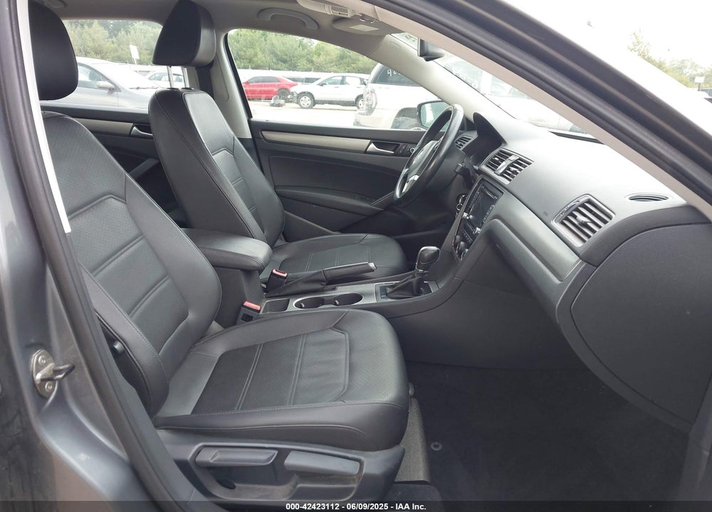 2014 VOLKSWAGEN PASSAT VIN: 1VWBN7A32EC090136