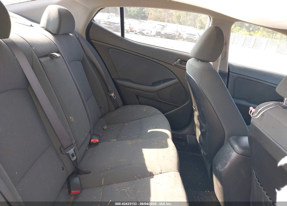 2015 KIA OPTIMA LX VIN: KNAGM4A76F5569420