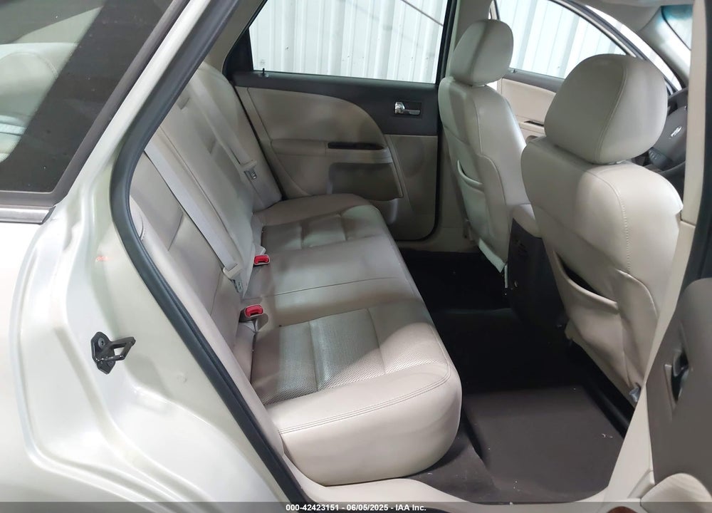 2008 FORD TAURUS VIN: 1FAHP24W78G107872