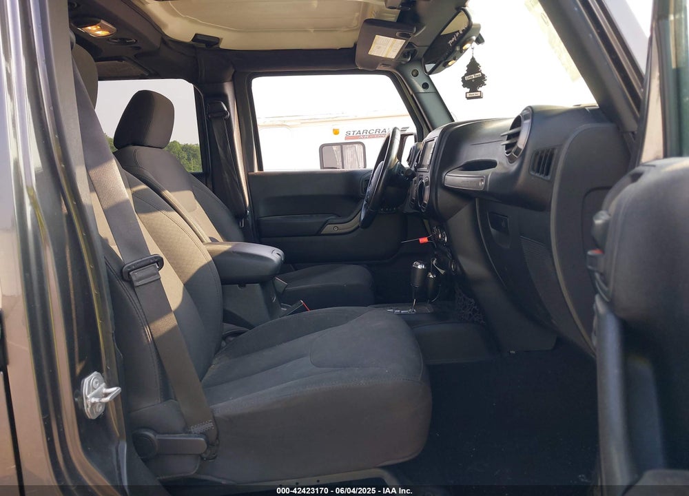 2018 JEEP WRANGLER JK UNLIMITED SPORT S 4X4 VIN: 1C4BJWDG6JL854359