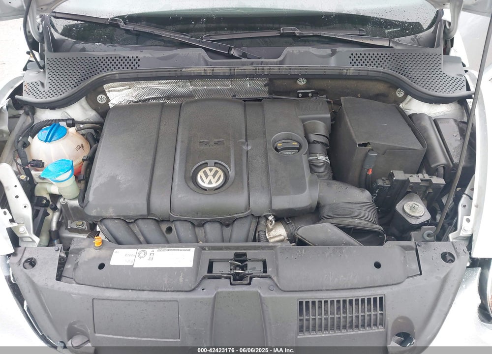 2012 VOLKSWAGEN BEETLE VIN: 3VWJP7AT7CM601230