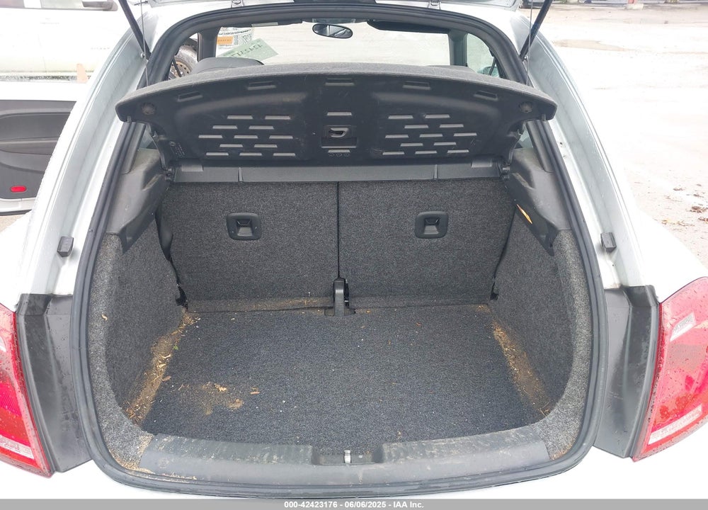 2012 VOLKSWAGEN BEETLE VIN: 3VWJP7AT7CM601230