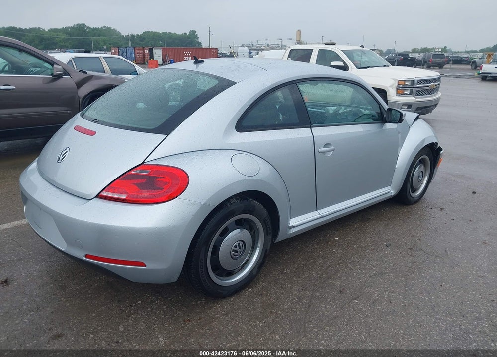 2012 VOLKSWAGEN BEETLE VIN: 3VWJP7AT7CM601230
