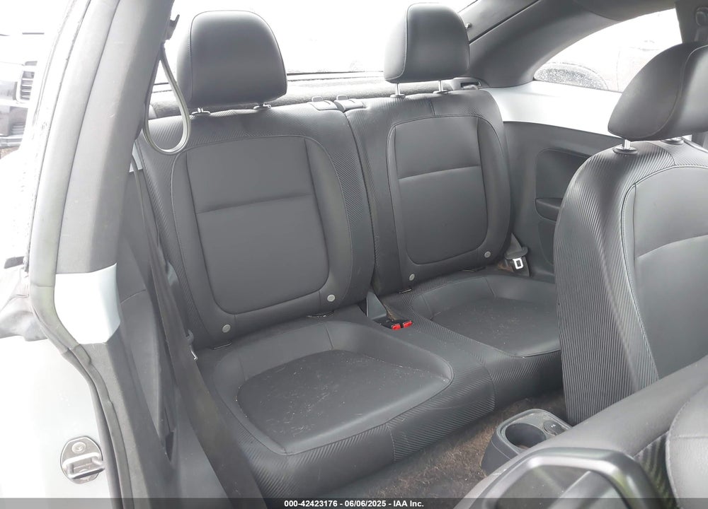 2012 VOLKSWAGEN BEETLE VIN: 3VWJP7AT7CM601230