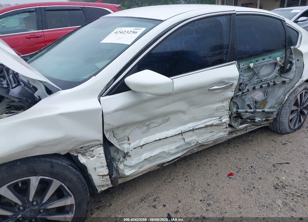 2017 NISSAN ALTIMA VIN: 1N4AL3AP5HC284685