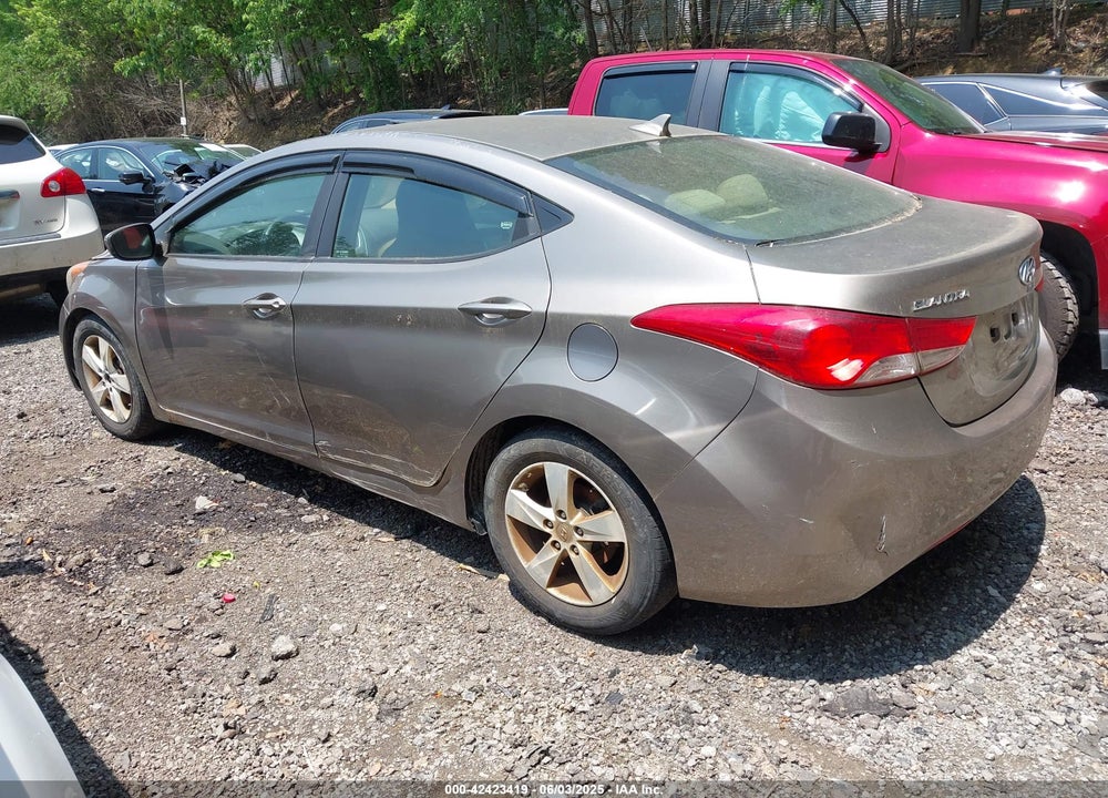 2011 HYUNDAI ELANTRA VIN: 5NPDH4AE7BH052081