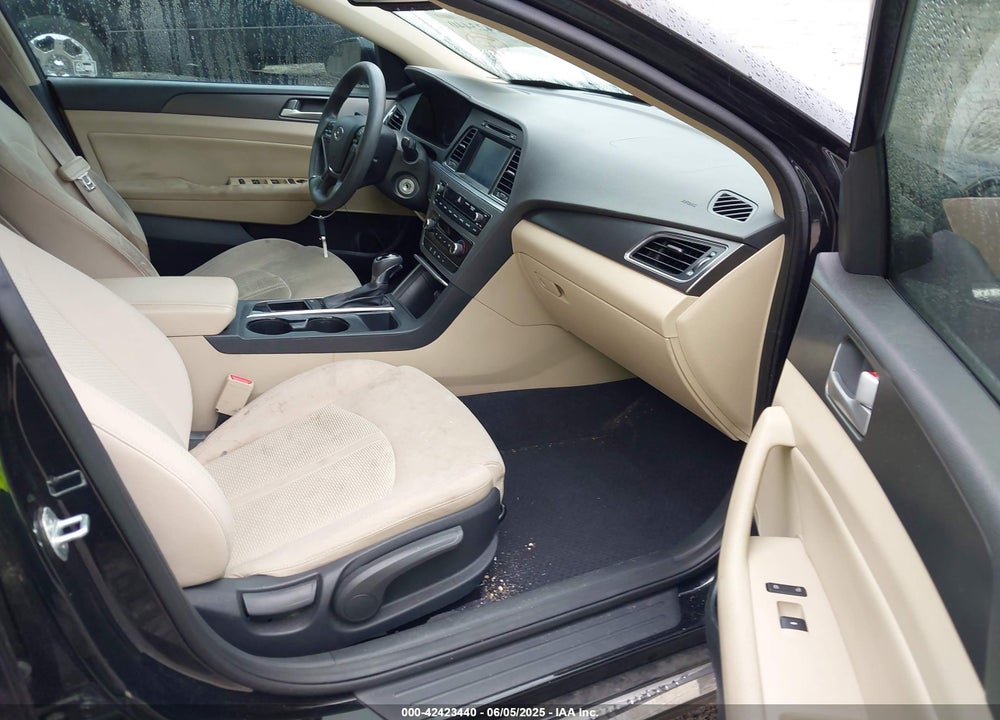 2016 HYUNDAI SONATA VIN: 5NPE34AF7GH261761