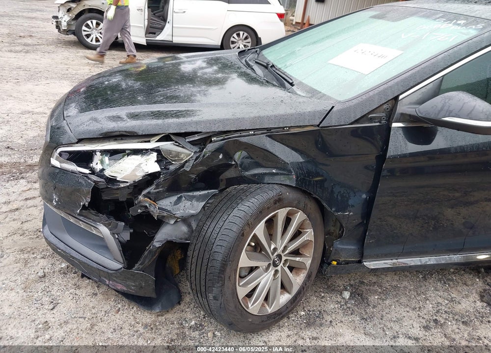 2016 HYUNDAI SONATA VIN: 5NPE34AF7GH261761