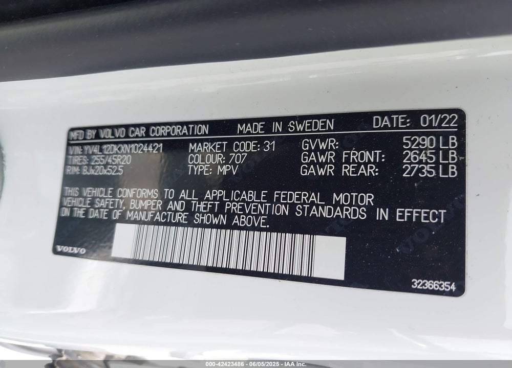 2022 VOLVO XC60 B5 MOMENTUM VIN: YV4L12DKXN1024421
